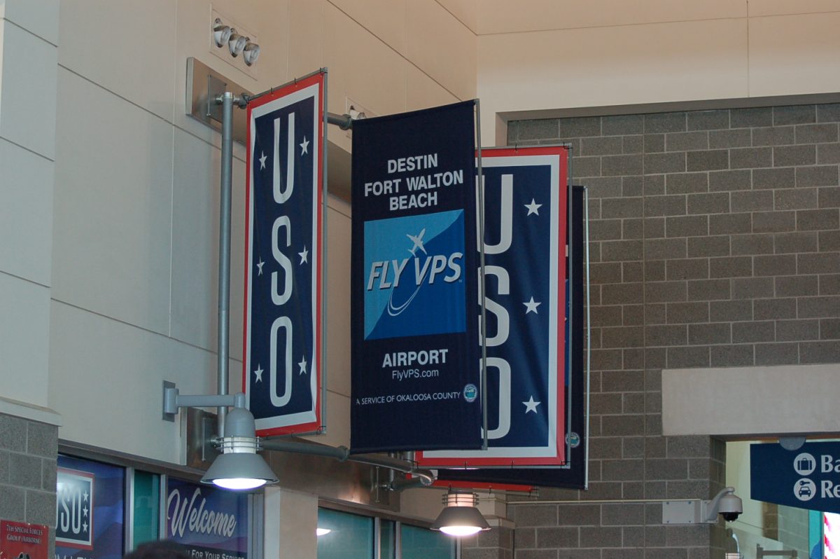 Image of banners at USO Freedom Lounge in Destin-Fort Walton Beach Airport Terminal