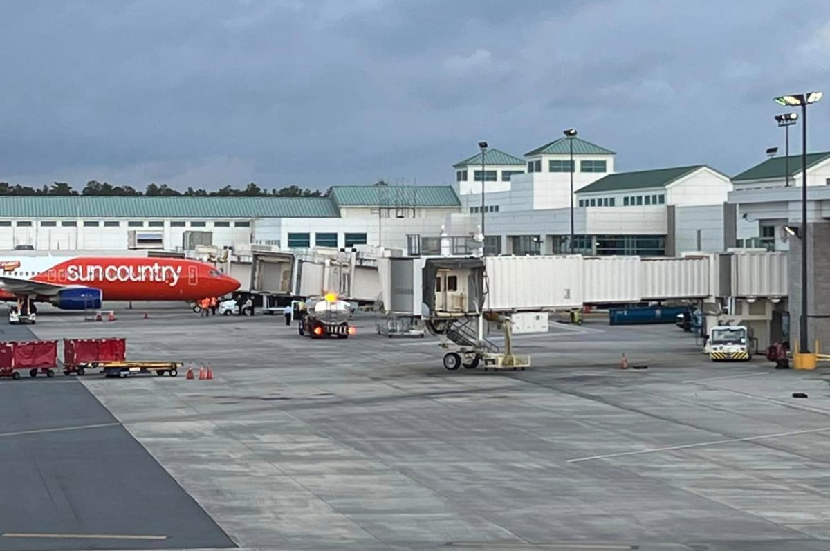 Jet bridges at A Gates at VPS airport